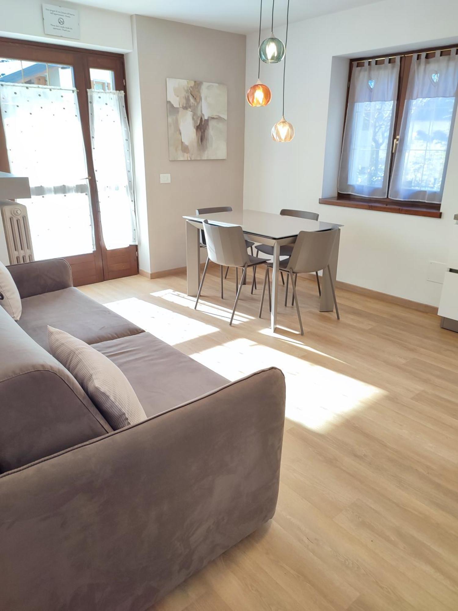 Appartamento Con Giardino Carisolo Kültér fotó